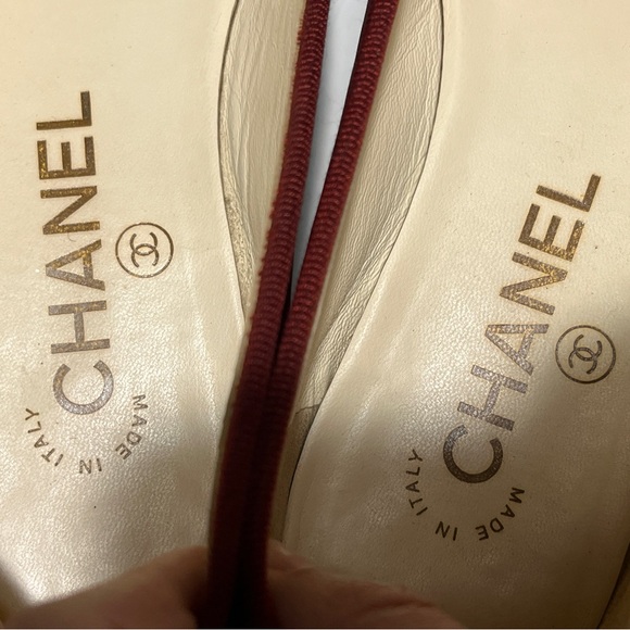 CHANEL Women's Burgundy and Navy Flats - Picture 8 of 10